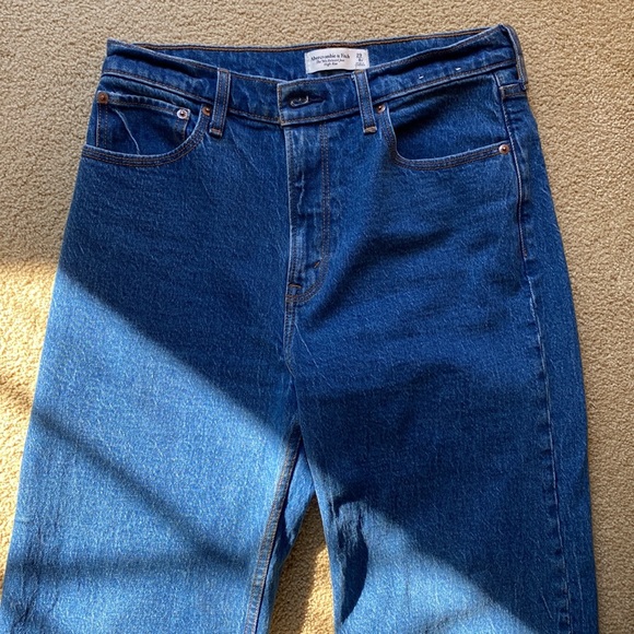 Abercrombie 90’s relaxed high rise 29S (size 8) - Picture 3 of 7